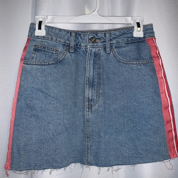 Zara denim skirt with red stripe - Picture 4 of 7